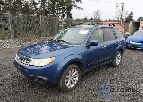 2012 Subaru Forester 2.5X Premium из США, поврежденный, VIN JF2SHADCXCH467929
